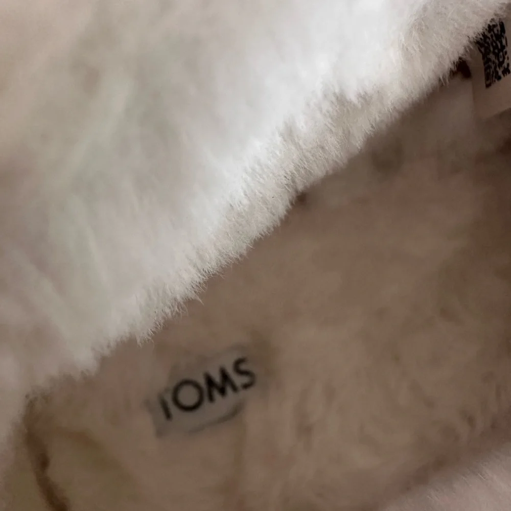 TOMS Tan Suede Leather Faux Fur Lining Cozy Ankle Booties Women’s 9 - Picture 9 of 11